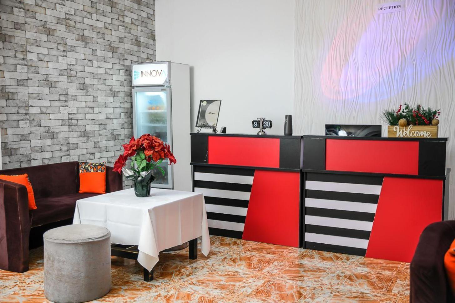 Les Residences De La Providence - Appart Hotel Яунде Экстерьер фото